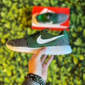 NIKE ROSHE RUN 🔥🔥